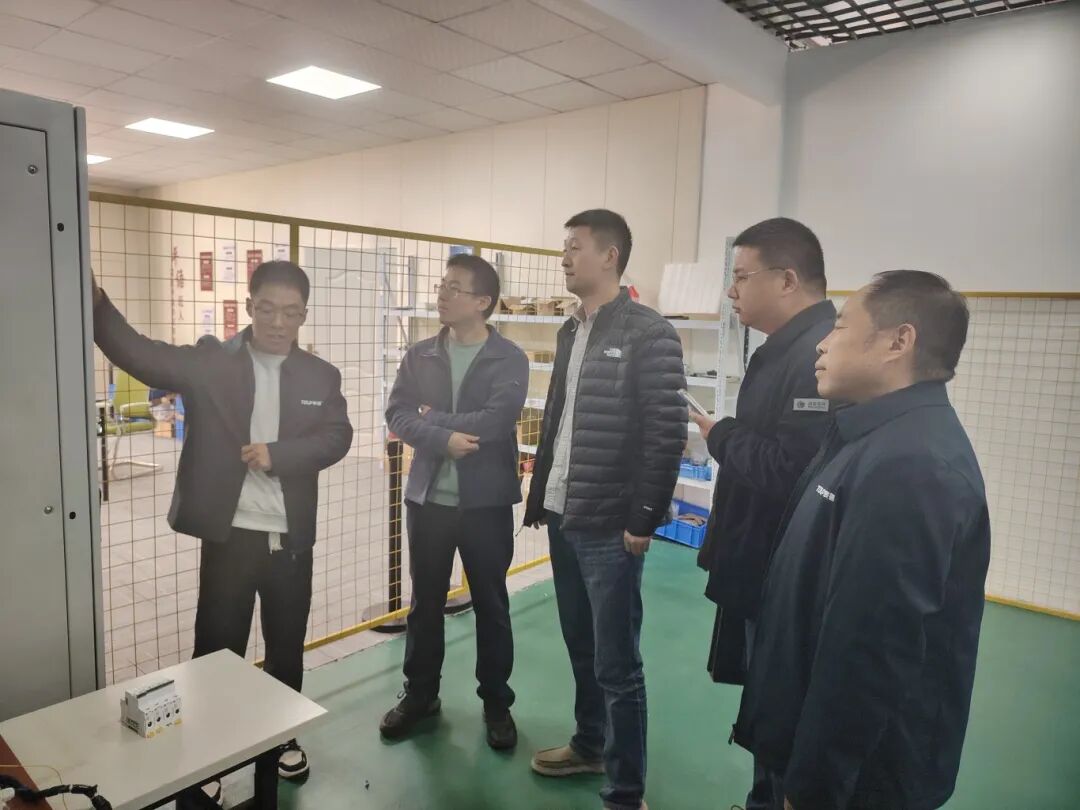 1763367444408953.jpg 國網(wǎng)河南電科院技術專家蒞臨泰普科技開展技術交流_426643de825c2ada0ec80e92c3cbeea8.jpg