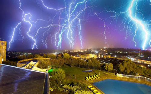 雷電會引起電網(wǎng)晃電 雷電會引起電網(wǎng)晃電